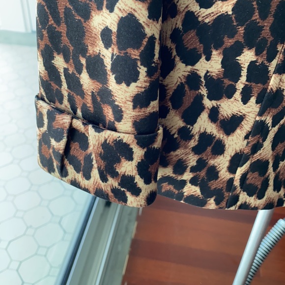 Tahari animal print jacket 2P - Picture 3 of 3